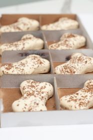 LoLo Bone Shaped Cake 3" - Vanilla -  MINI (BULK)